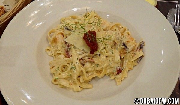 carbonara pasta paul cafe