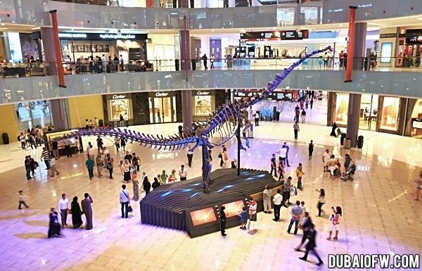dinosaur in dubai mall