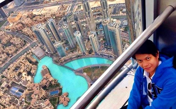 at the top dubai burj khalifa