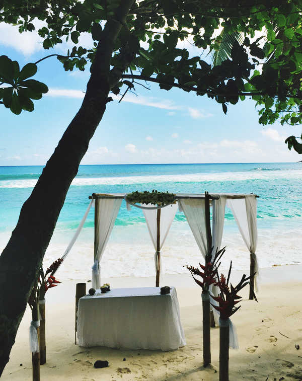 beach wedding in seychelles