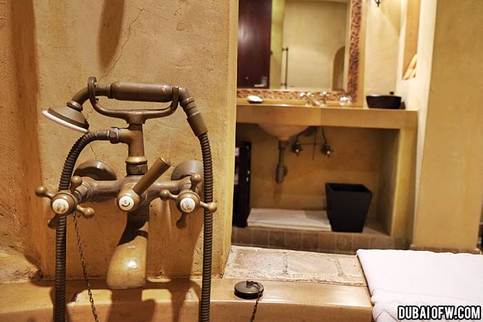 bab al shams resort bathroom