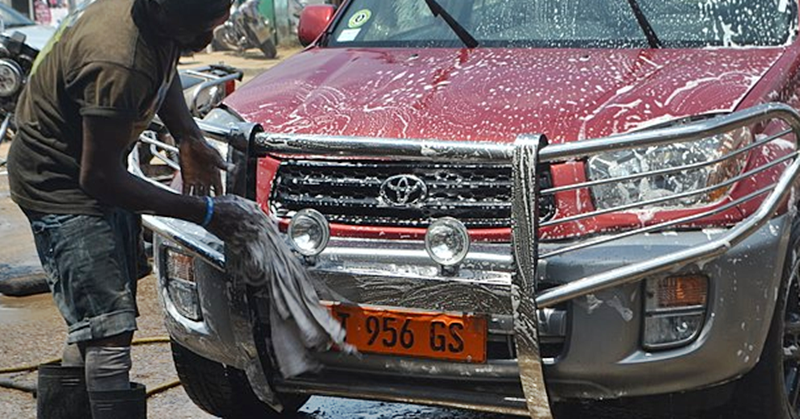 Sharjah Municipality Imposes Dh 500 Fine for ‘Illegal’ Car Washing