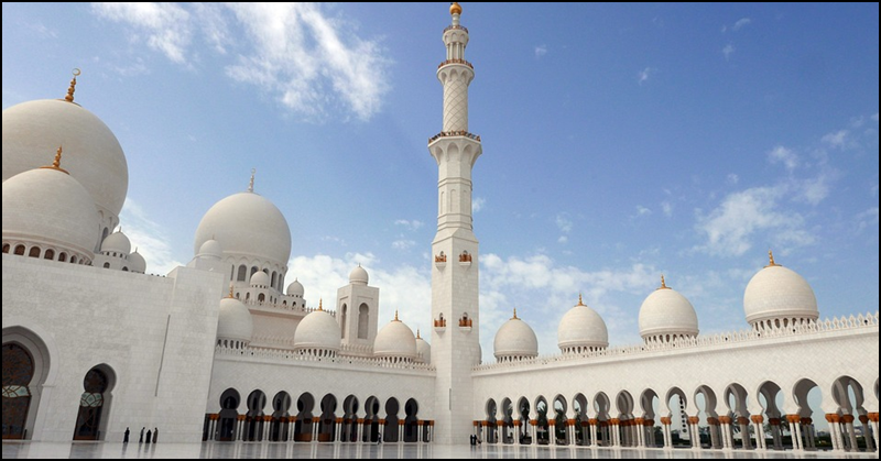 Join Guided Tours at Iconic Mosques in Abu Dhabi Soon