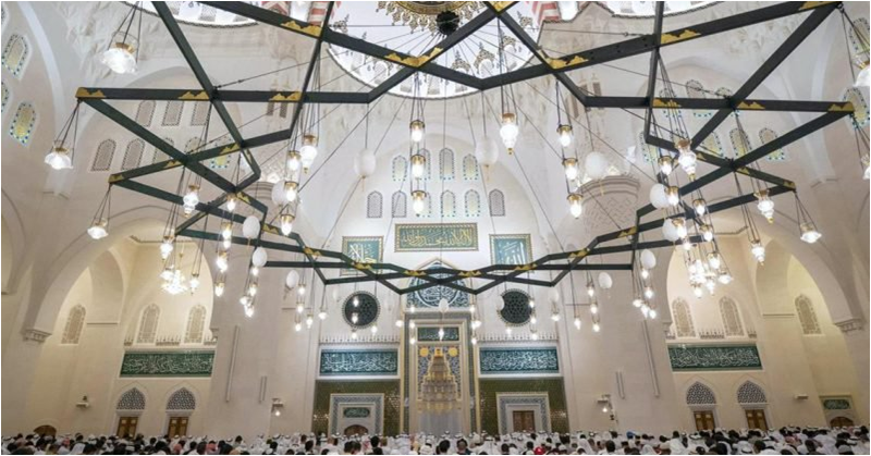 [PHOTOS] Largest Mosque in Sharjah Now Open to Public