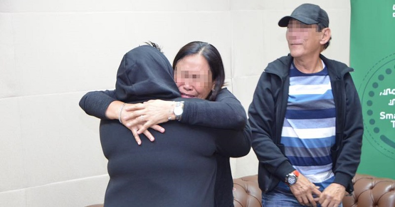 Filipina Inmate Reunites with Parents After 14 Years