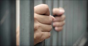 Detainee Assaults Dubai Cop, Rubs Pepper on Officer’s Eyes