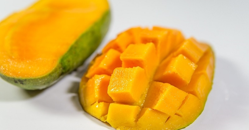 Man Fined AED 5K for Stealing 2 Mangoes at Airport