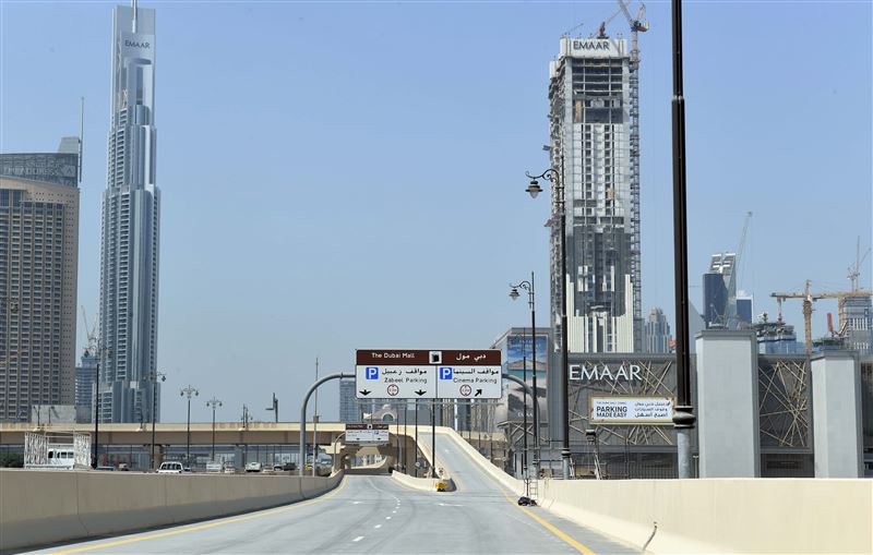 new road bridge dubai mall