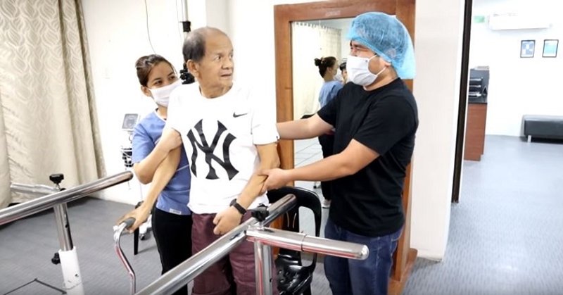 Watch Dubai OFW Disguises as Hospital Staff and Surprises Parents in Emotional Reunion