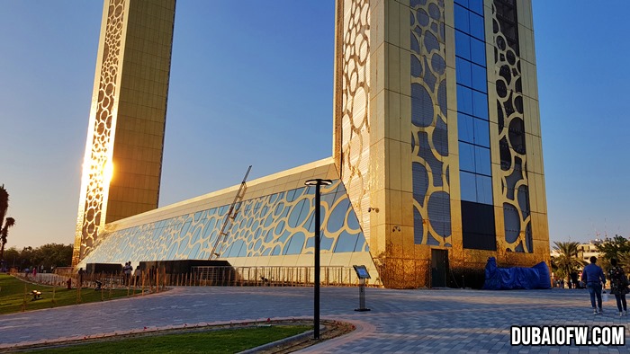 base of dubai frame