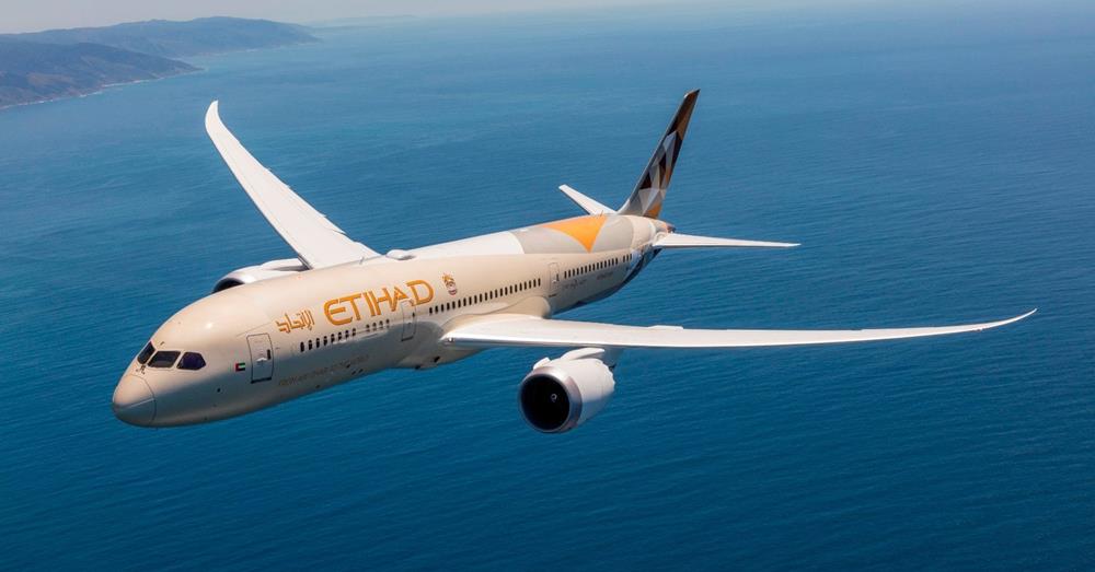 etihad lays off employees