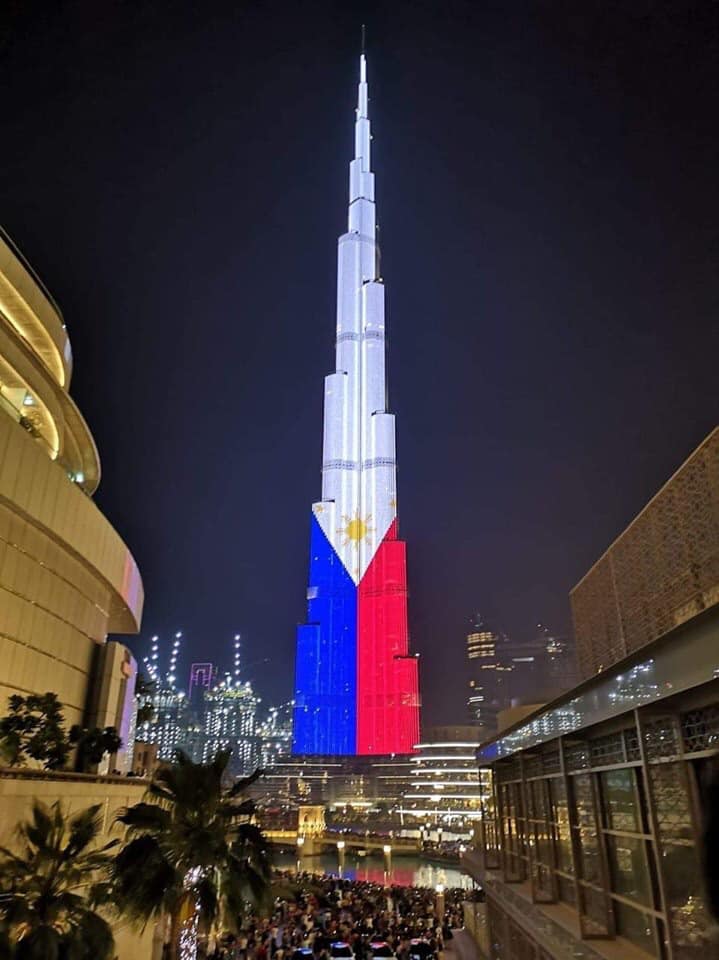 burj khalifa philippine flag light show