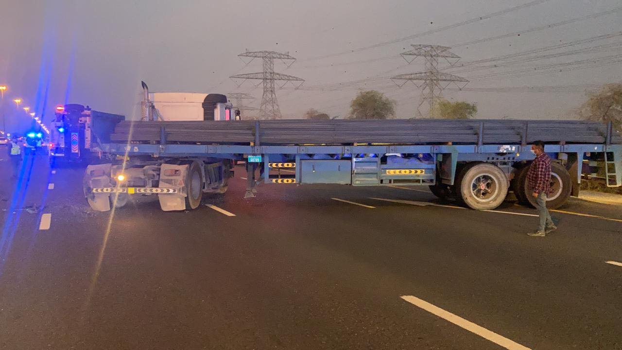 dubai truck crash minibus