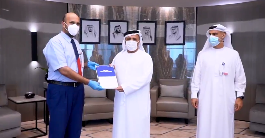 RTA Recognizes Dubai Driver Who Returned Bag With AED 250,000