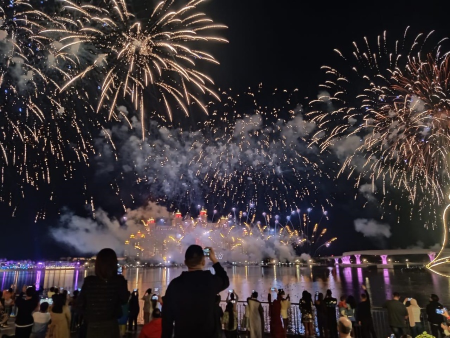 The Pointe Palm Jumeirah New Year Fireworks Livestream Video Online