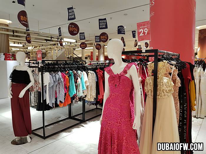 Outlet shop dress stores