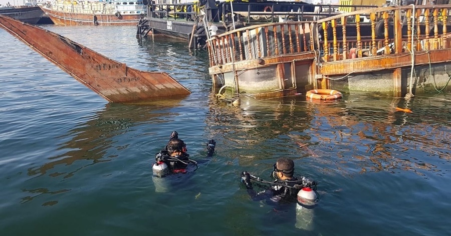 Dubai Police Salvages Sinking ‘Floating Restaurant’ in Dubai Creek