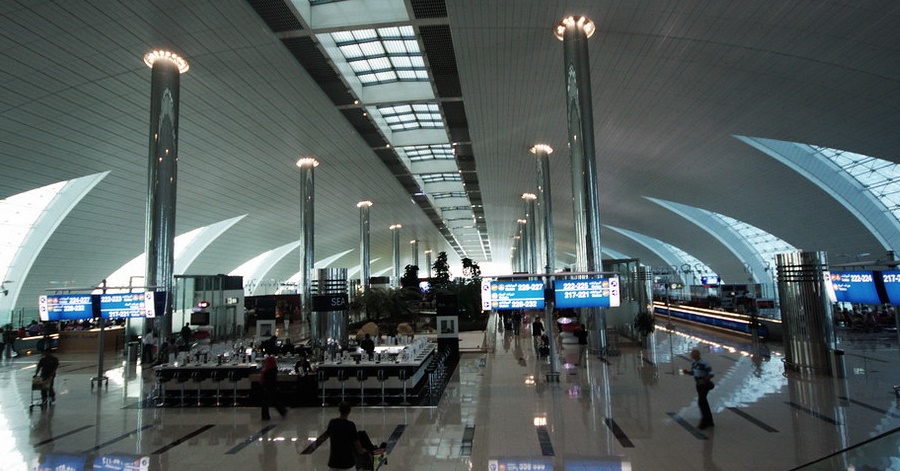 A traveler who arrived at Dubai International Airport with three kilograms of heroin hidden in the lining of a suitcase admitted to attempting to smuggle the drug. On April 24, customs inspectors got suspicious of the 51-year-old Afghan national and investigated his bags, according to the Dubai Criminal Court. Officials Nab Tourist Carrying 3kg of Heroin at Dubai Airport Upon arriving at around 12:30 am, the internal customs inspection unit took notice of the man and proceeded inspect him and his belongings at the airport, the National reported. Even when the cops had emptied his two suitcases, they were exceptionally heavy. An X-ray screening and a physical search revealed that the luggage contained little plastic wraps hidden in the metal bars in the lining. The officers discovered 28 white powder wraps. “After we found the drugs, skilfully hidden inside the bags, we asked him about it and he admitted knowing he was carrying drugs but that he didn’t know it was heroin,” the customs inspector said. The powder turned out to be 3.1kgs of heroin, according to tests. The Afghan informed police that he was given the suitcases in Afghanistan and directed to deliver them to a man in Dubai. He admits to attempting to bring drugs into the emirate for sale. On September 14, he will be sentenced. READ NEXT: Man Detained After Marijuana Found in Luggage at Dubai Airport