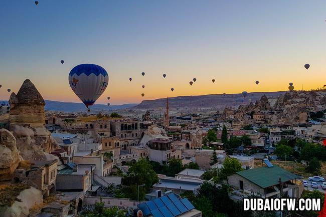 sunrise hot air balloon in Cappadocia