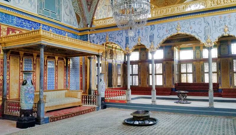 inside topkapi palace museum istanbul