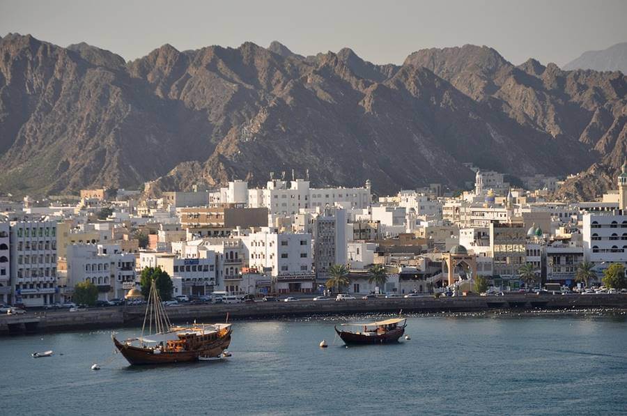 visiting oman from dubai